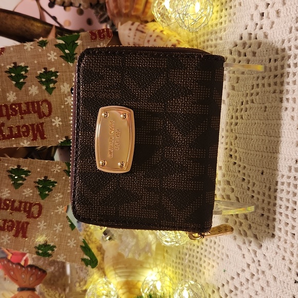 Michael Kors Brown & Gold Short Wallet - Picture 1 of 10